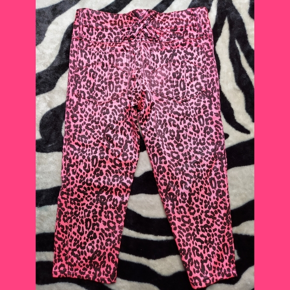 Hot Pink & Black Cheetah Print Tripp Capris - Picture 3 of 3